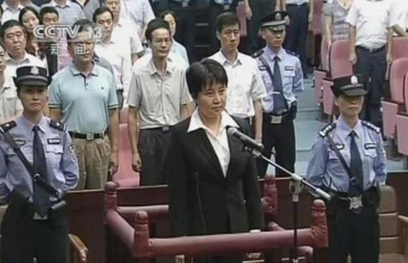 Bà Cốc Khai Lai, vợ ông Bạc Hy Lai đã bị tuyên án tử hình vì tội danh giết hại doanh nhân người Anh Nail Heywood và bản án hoãn thi hành trong hai năm