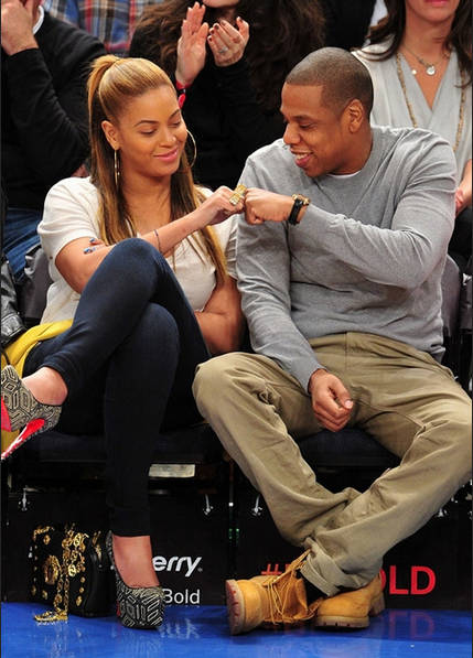  Beyonce - Jay Z luôn trao nhau những hành động lãng mạn.