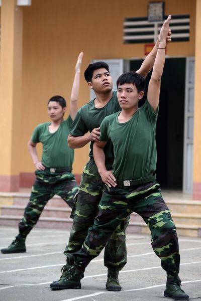 Một ngày tập luyện của những chàng lính trẻ