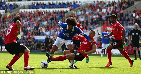 Everton chia điểm tại xứ Wales, West Ham thất thủ trên sân nhà