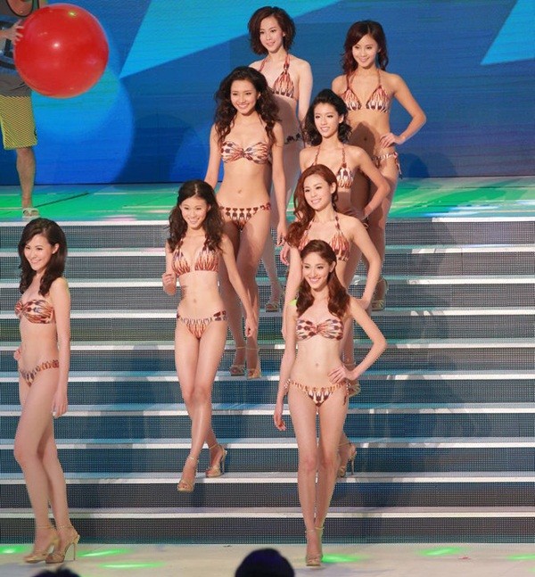 Người đẹp 40kg đăng quang Hoa hậu Hồng Kông 2013 27