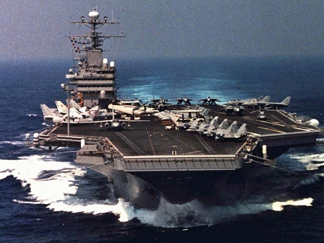 Tàu sân bay USS Nimitz có thể hỗ trợ việc Mỹ can thiệp quân sự vào Syria.            Ảnh: CBS News