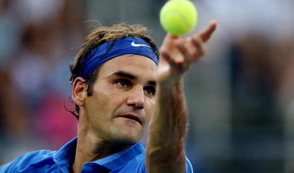 US Open 2013 - Tàu tốc hành Federer lại trật xích