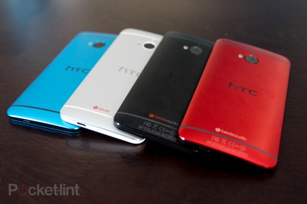 Cận cảnh HTC One Mini phiên bản xanh ngọc
