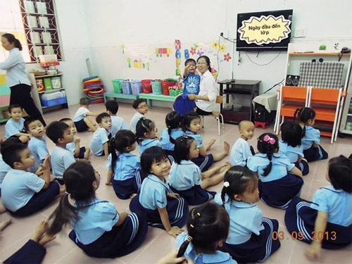 Ngộ nghĩnh ngày đầu tiên đi học của con sao Việt