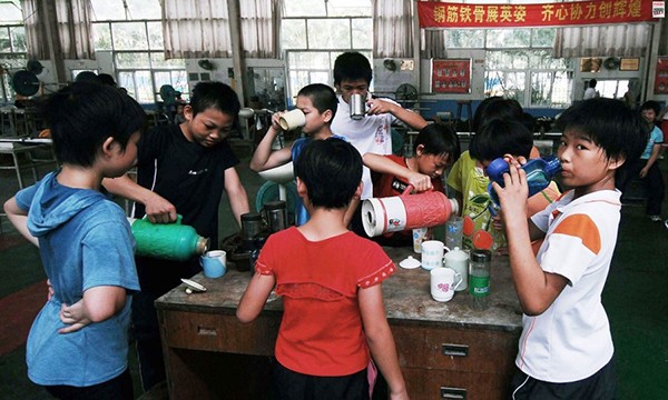 Đột nhập những "lò luyện" VĐV nhí đầy khắc nghiệt ở Trung Quốc 4