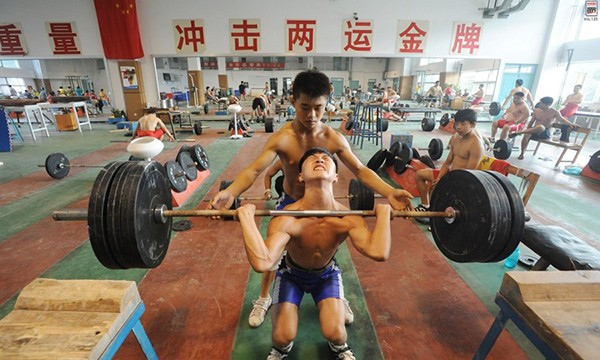 Đột nhập những "lò luyện" VĐV nhí đầy khắc nghiệt ở Trung Quốc 8