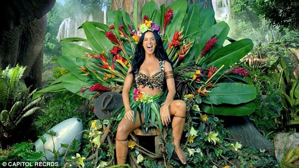 Katy Perry - Sexy queen of the jungle