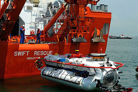 DSAR 6 được phóng ra từ tàu MV Swift Rescue