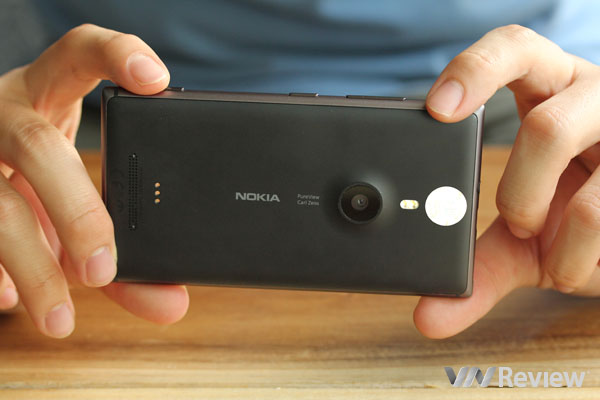 Trên tay điện thoại Nokia Lumia 925 chính hãng