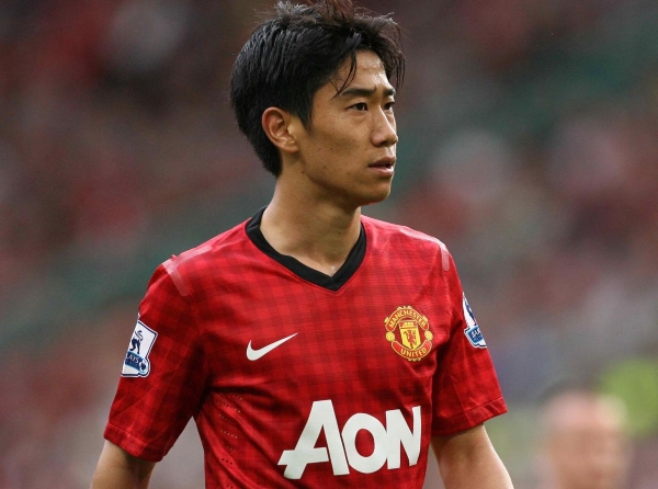 Chơi vơi giữa hàng tiền vệ Man United: Vị trí nào cho Kagawa?