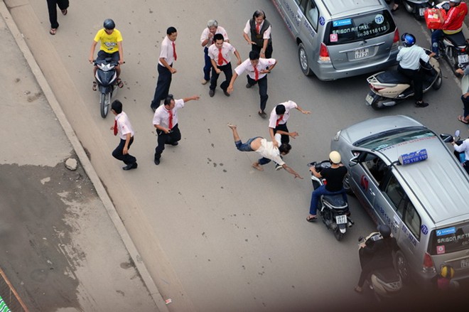 TP. HCM: Hàng chục tài xế ẩu đả trên đường