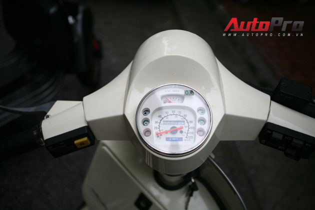 Cận cảnh “Vespa PX giá rẻ” tại Hà Nội 2