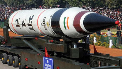 Tên lửa đạn đạo liên lục địa Agni-V trong một cuộc diễu binh của Ấn Độ
