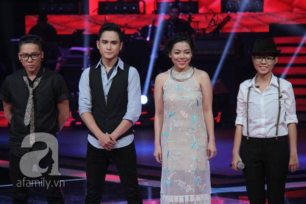 The Voice liveshow 2: Hà Linh gây chú ý với hình ảnh gợi cảm hát quan họ 32