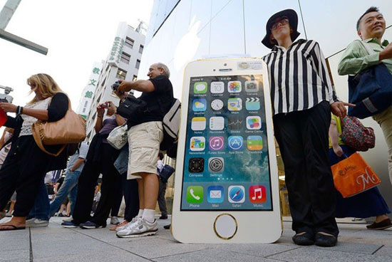 Kỷ lục 9 triệu iPhone 5S và 5C bán ra sau 3 ngày lên kệ