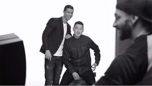 Ronaldo mặc quần lót khoe cơ bắp cuồn cuộn trong quảng cáo mới 4