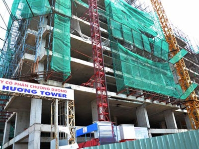 Dự án căn hộ Tân Hương Tower ở quận Tân Phú, TP HCM vừa giảm giá từ 15,3 triệu đồng xuống còn 12,5 triệu đồng/m2 Ảnh: TẤN THẠNH