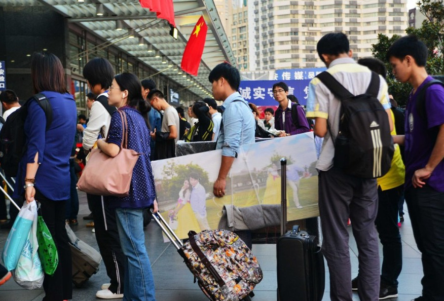 Người dân Trung Quốc chen chúc, dẫm đạp nhau để đón Quốc khánh