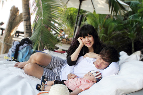  	Hình ảnh ngọt ngào của gia đình hot girl Minh Hà - ca sĩ Lý Hải