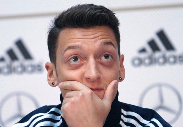 
	Mesut Ozil tiếp tục phản pháo những lời chỉ trích từ Real