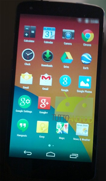 Nexus 5 chạy Android 4.4
