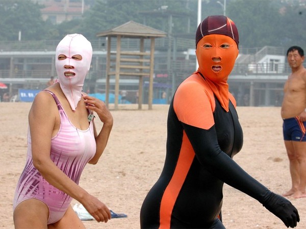 Thời trang tắm biển chống nắng chỉ có ở Trung Quốc 1