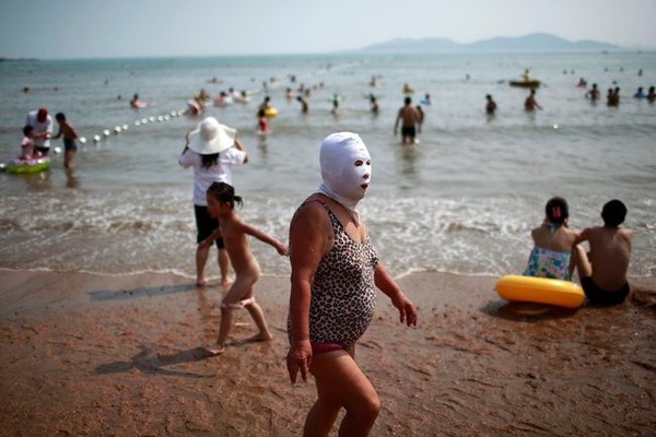 Thời trang tắm biển chống nắng chỉ có ở Trung Quốc 9