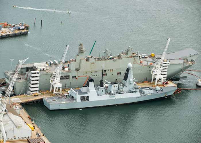  	Theo đó chiếc tàu đổ bộ cỡ lớn HMAS Canberra do hãng Navantia Tây Ban Nha đóng cho hải quân Hoàng gia Úc đã được hạ thủy hồi giữa tháng 2/2011. HMAS Canberra cũng hoàn thành quá trình hoàn thiện tại trụ sở của BAE Systems sau đó và dự kiến sẽ hoàn tất việc bàn giao cho hải quân Úc vào cuối năm nay.