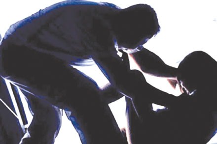 Phiên tòa đẫm nước mắt xử gã trai làng “vô tình hiếp dâm” ở Hải Phòng 