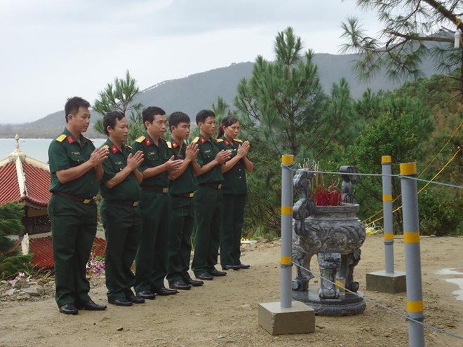 Tiểu đội đặc biệt bảo vệ khu mộ Tướng Giáp