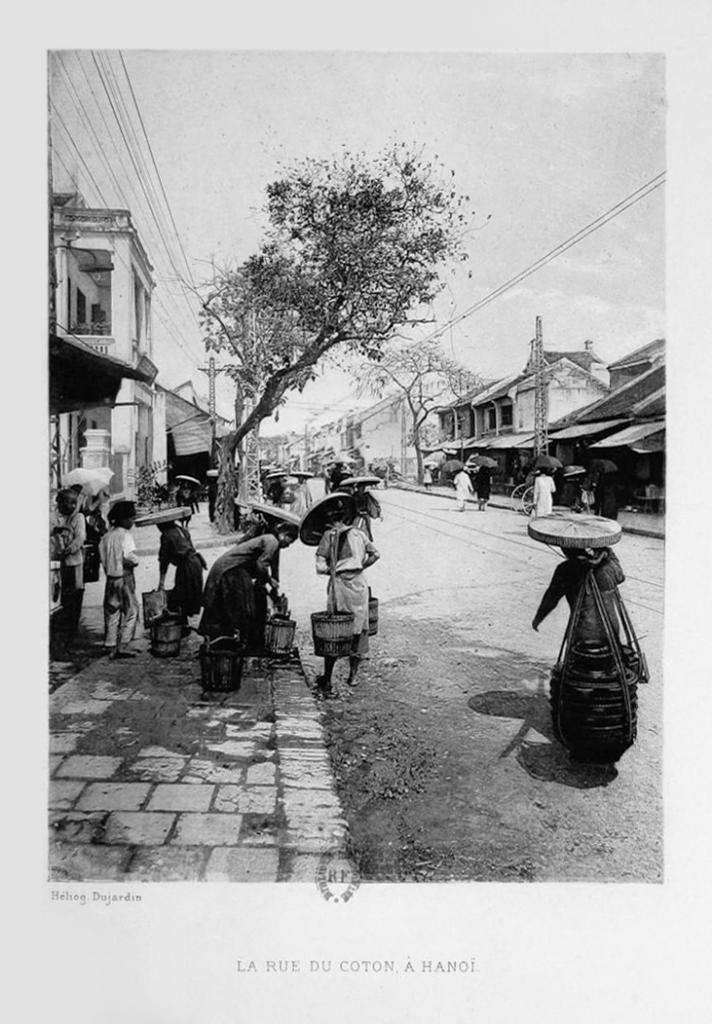  	Khu vực phố Hàng Bông, Hà Nội.
