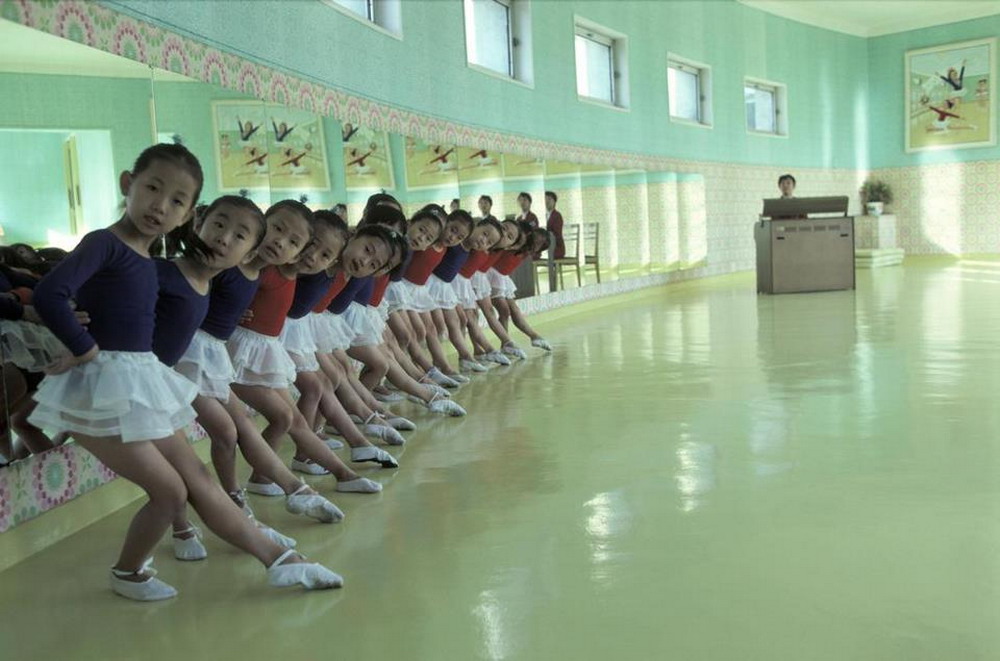  	Trẻ em Triều Tiên phải trải qua việc tập luyện vô cùng khắt khe từ bé.