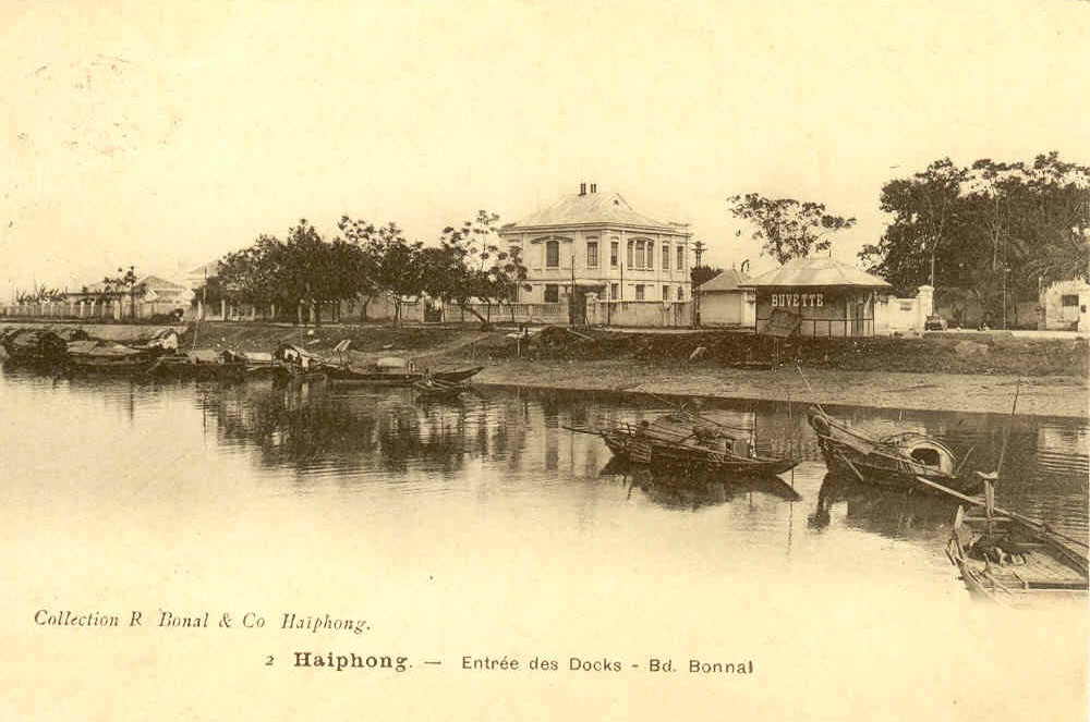  	Dòng sông Tam Bạc. Ảnh chụp năm 1913.