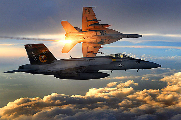 Tiêm kích đa năng F/A-18E Super Hornet trên bầu trời Afghanistan