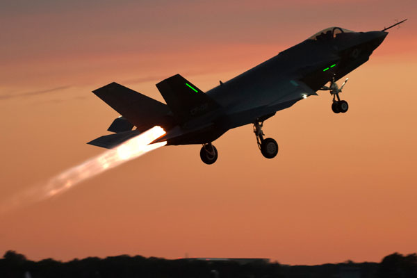 Hải quân Mỹ lo ngại F-35C không kịp vào biên chế từ năm 2018