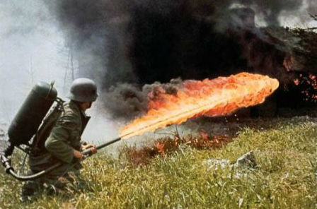 Lính Mỹ từng sử dụng súng phun lửa tại chiến trường Việt Nam