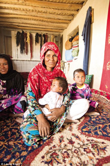 Sohira: Trước đó tham gia thay đổi cuộc sống với Afghanaid, Sohira và gia đình cô đã phải vật lộn để tồn tại trên địa bàn tỉnh Samangan