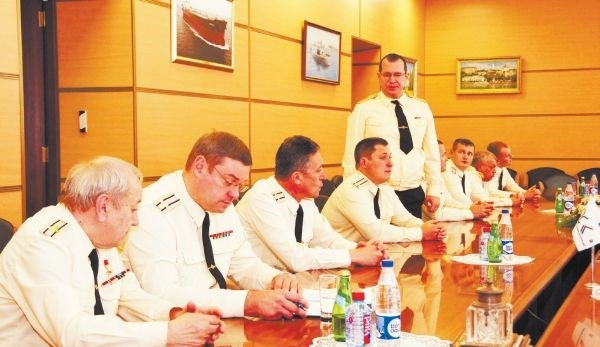 Lễ ký biên bản nghiệm thu tàu ngầm Hà Nội cho Ủy ban tiếp nhận bàn giao nhà nước Nga. Theo đó, trên 99% các chỉ số của tàu đều đạt loại xuất sắc