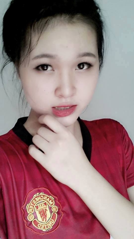 Nét nhí nhảnh, dễ thương của dàn fan nữ MU Việt Nam 1