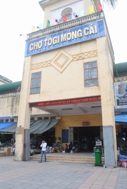 cửa khẩu Móng Cái, chi cục Hải quan, kinh doanh, vắng bóng người, sông Ka Long