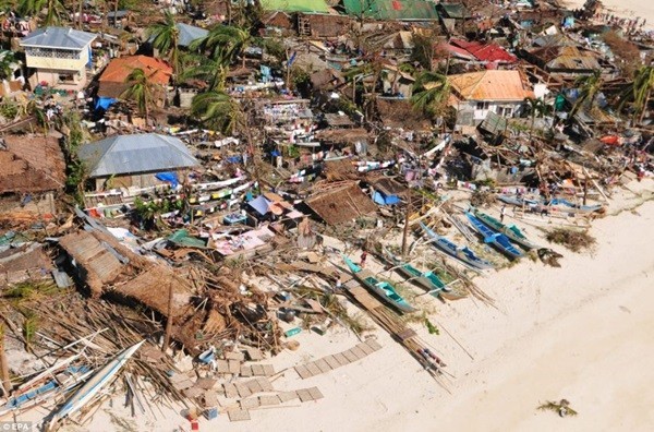 So sánh sự khủng khiếp của siêu bão Haiyan với thảm họa chấn động năm 2004 14