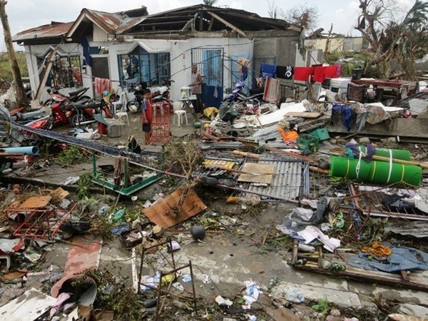 So sánh sự khủng khiếp của siêu bão Haiyan với thảm họa chấn động năm 2004 16