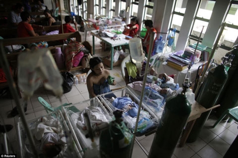 Philippines, Haiyan, siêu bão, bệnh viện, trẻ sơ sinh