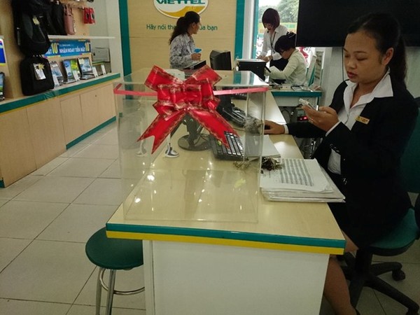 Nhộn nhịp cảnh mua iPhone 5S chính hãng tại Việt Nam 17