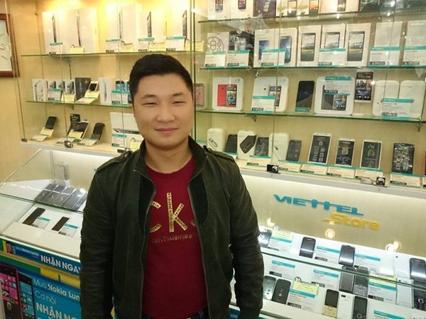 Nhộn nhịp cảnh mua iPhone 5S chính hãng tại Việt Nam 25