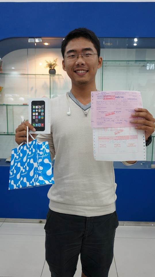 Nhộn nhịp cảnh mua iPhone 5S chính hãng tại Việt Nam 40