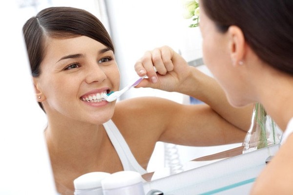 11 sai lầm phổ biến trong việc chăm sóc răng miệng 1