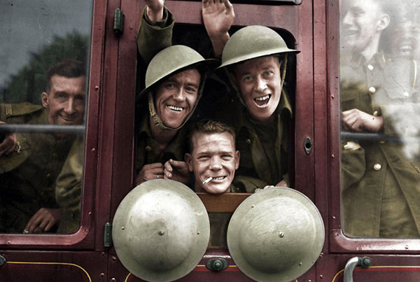 Binh lính Anh trên đường ra chiến tuyến năm 1939