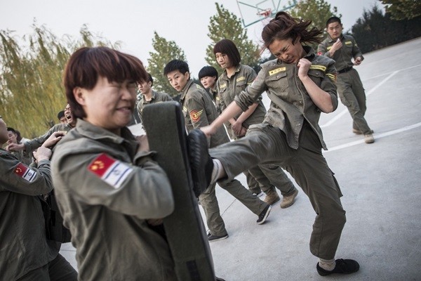 Cận cảnh luyện tập của những nữ vệ sĩ Trung Quốc 1